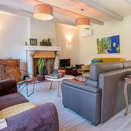 Jade Villa Colares